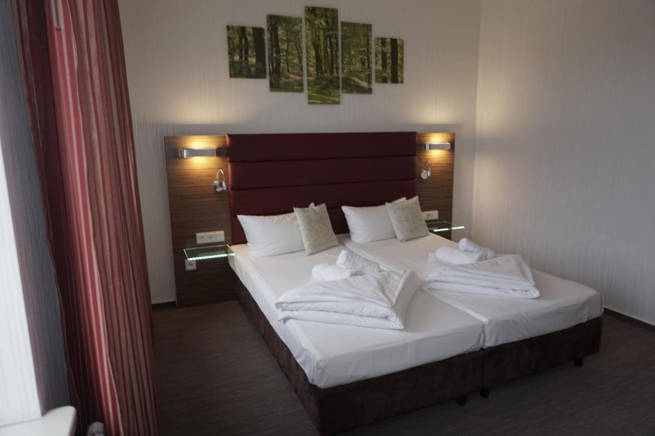 Hotel Und Restaurant Zum Deutschen Hause Lübbenau Eksteriør billede